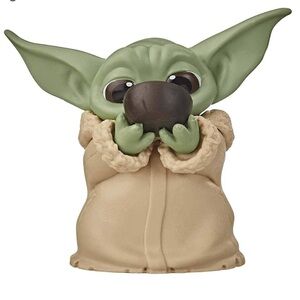 1st Series The Bounty Collection-The Child (Bowl) #2 Collectible 2.2-Inch Toy